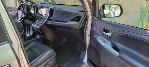 2015 Toyota Sienna SE Premium 8-Passenger