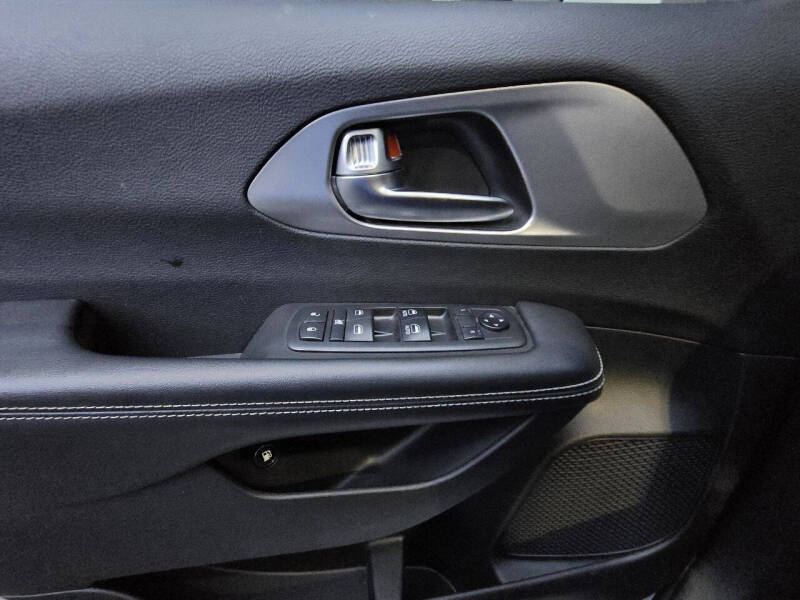 2019 Chrysler Pacifica Hybrid Touring L 35th Anniversary