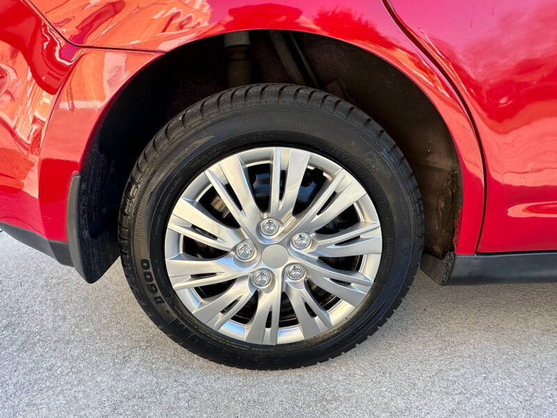 2012 Nissan Versa 1.8 S