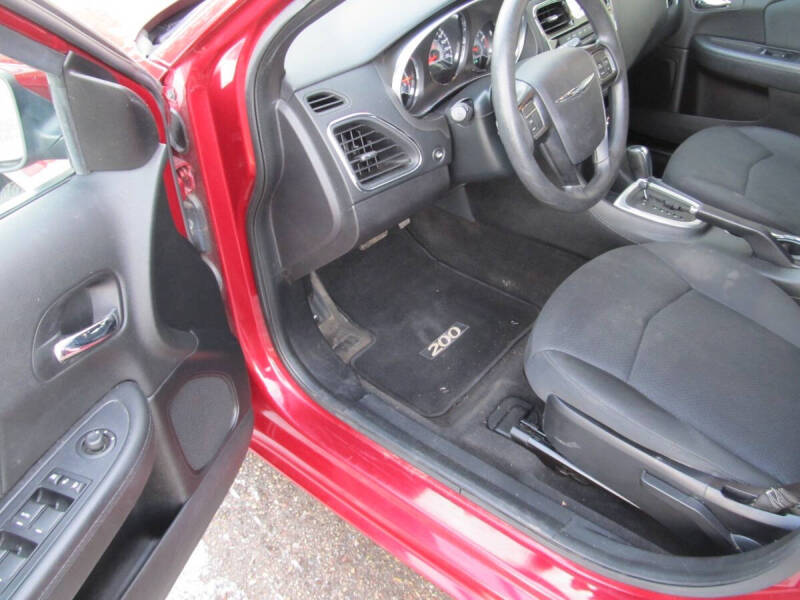 2012 Chrysler 200 LX