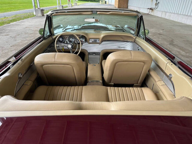 1961 Ford Thunderbird