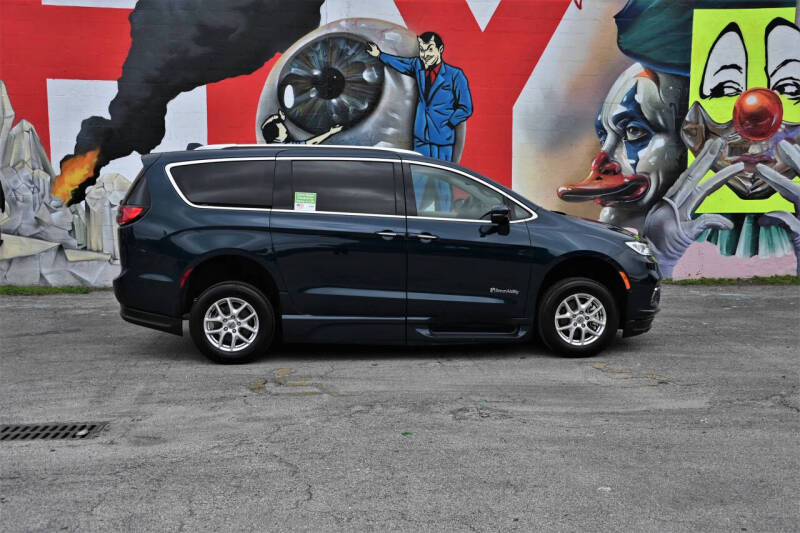 2021 Chrysler Pacifica Touring L