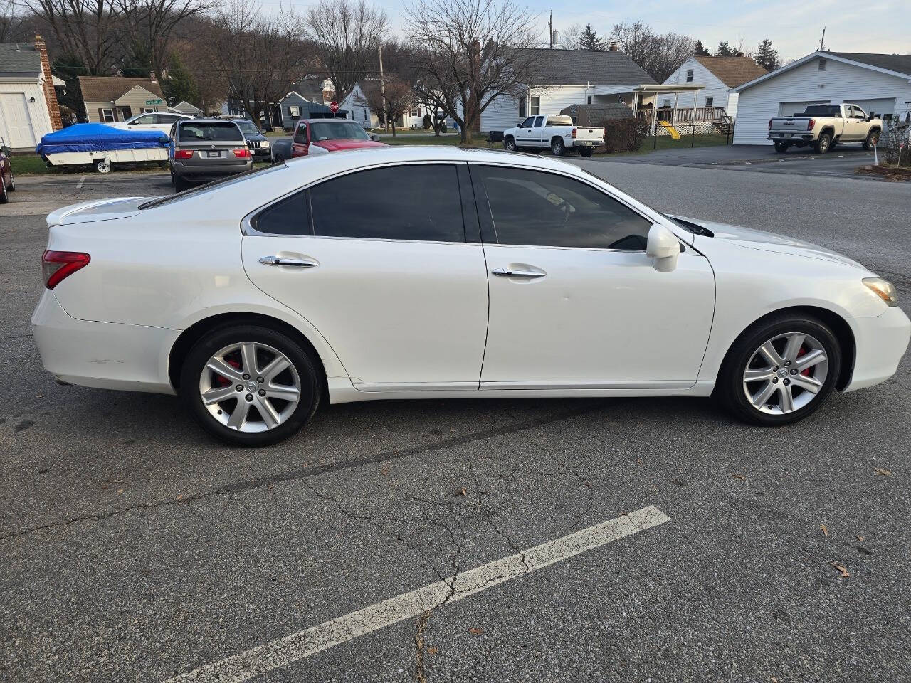 2007 Lexus ES 350 for sale at QUEENSGATE AUTO SALES in York, PA