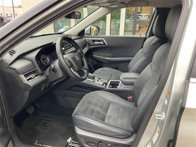 2024 Mitsubishi Outlander SE