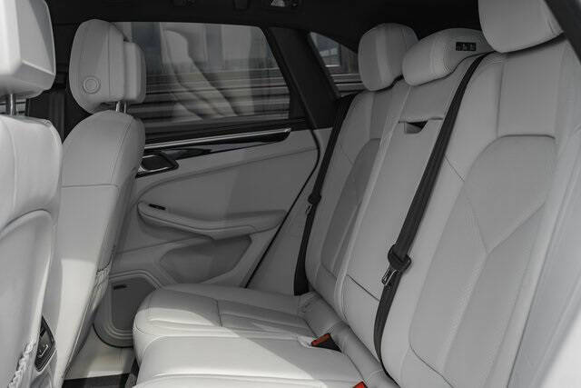 2023 Porsche Macan