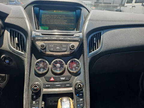 2013 Hyundai Genesis Coupe 2.0T Premium