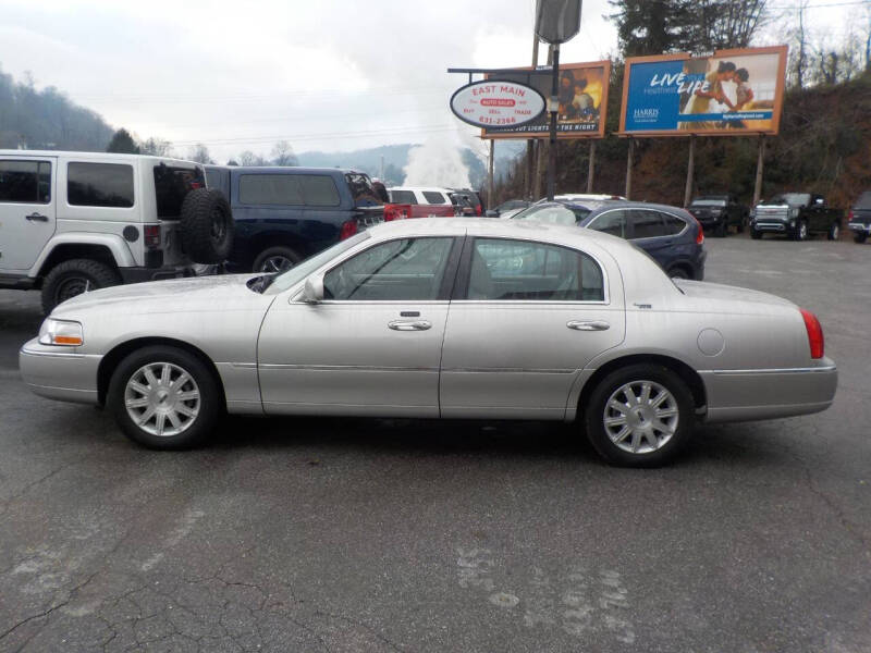 2011 Lincoln Town Car for sale at EAST MAIN AUTO SALES in Sylva NC