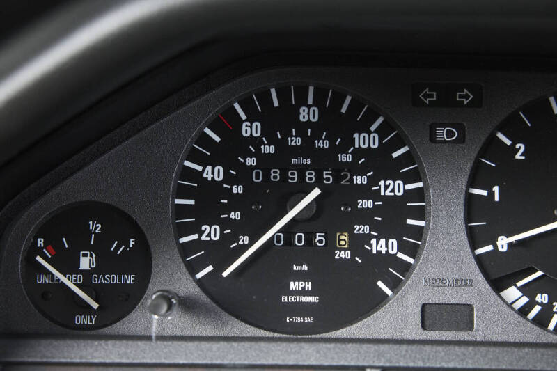 1991 BMW 3 Series 318is