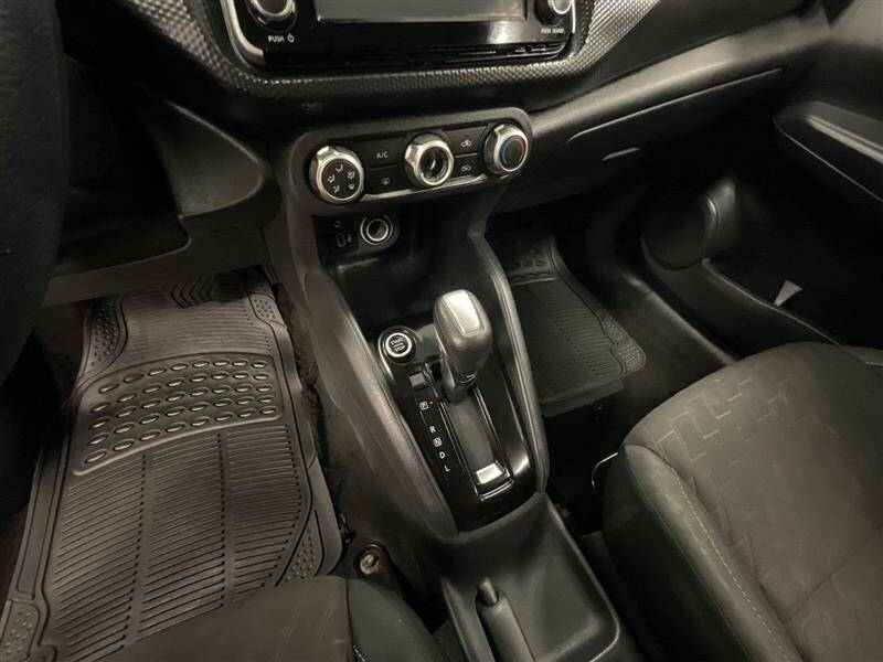 2022 Nissan Kicks S