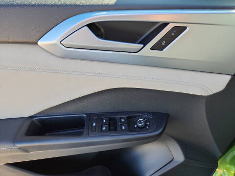 2026 Volkswagen Taos SE