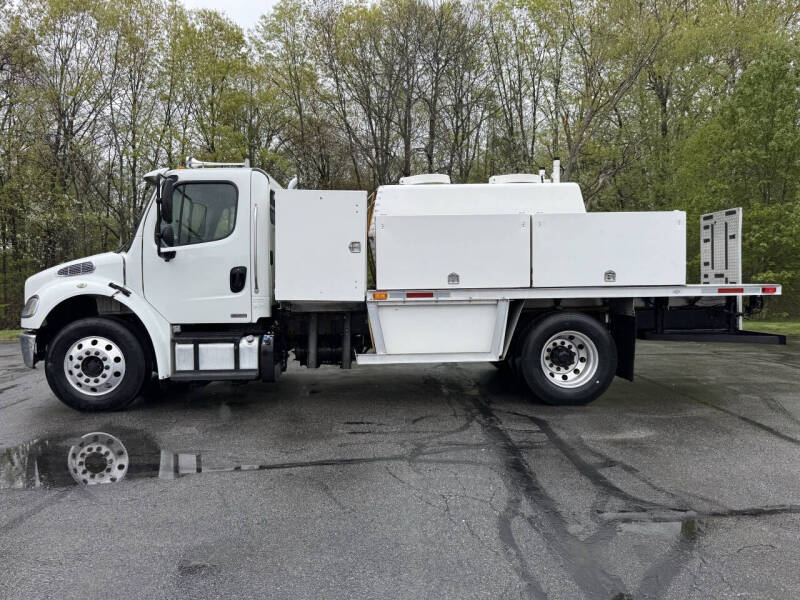 2011 Freightliner M2 106