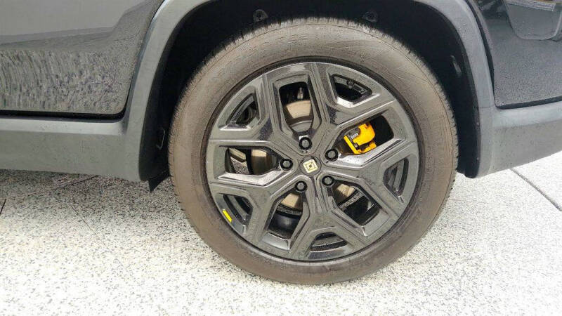 2023 Rivian R1S Launch Edition