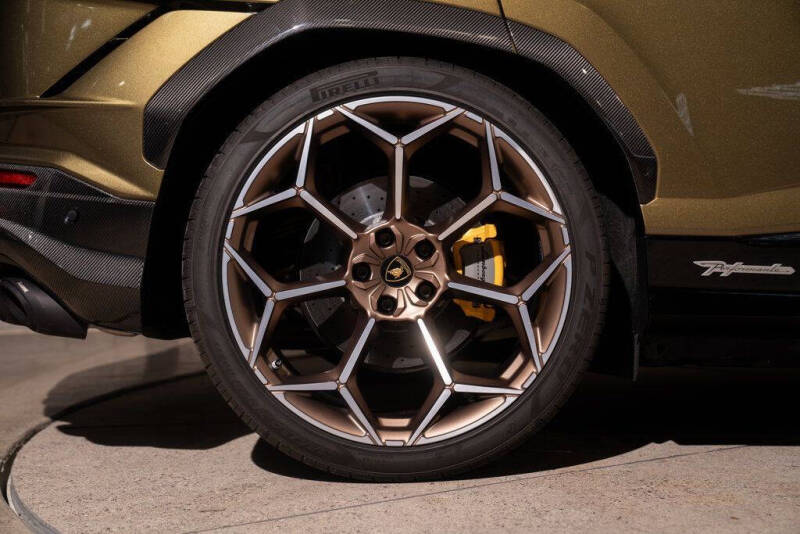 2024 Lamborghini Urus Performante