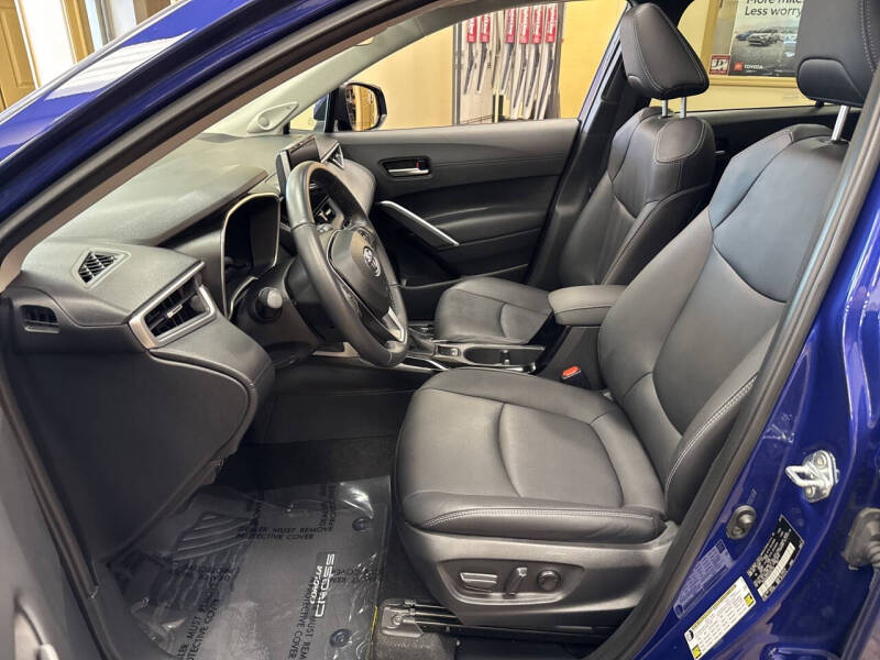 2023 Toyota Corolla Cross XLE