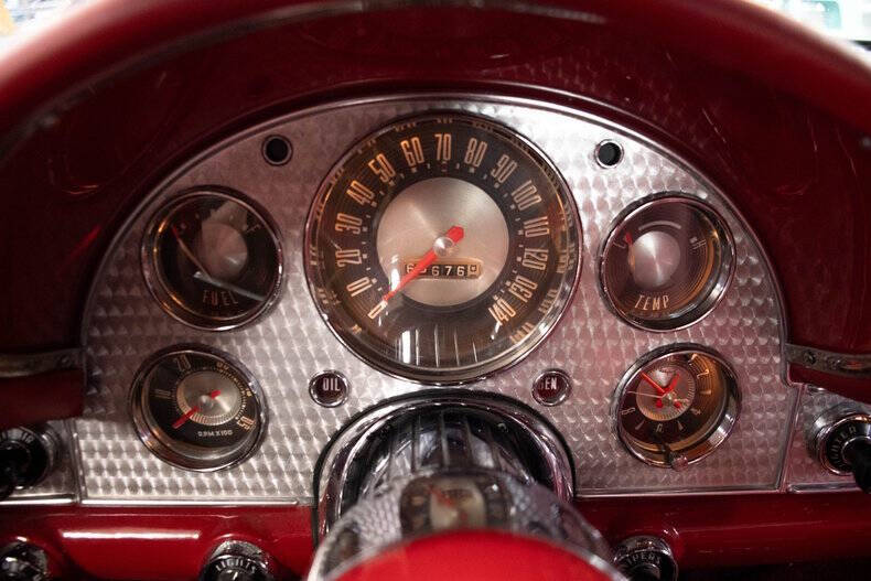 1957 Ford Thunderbird