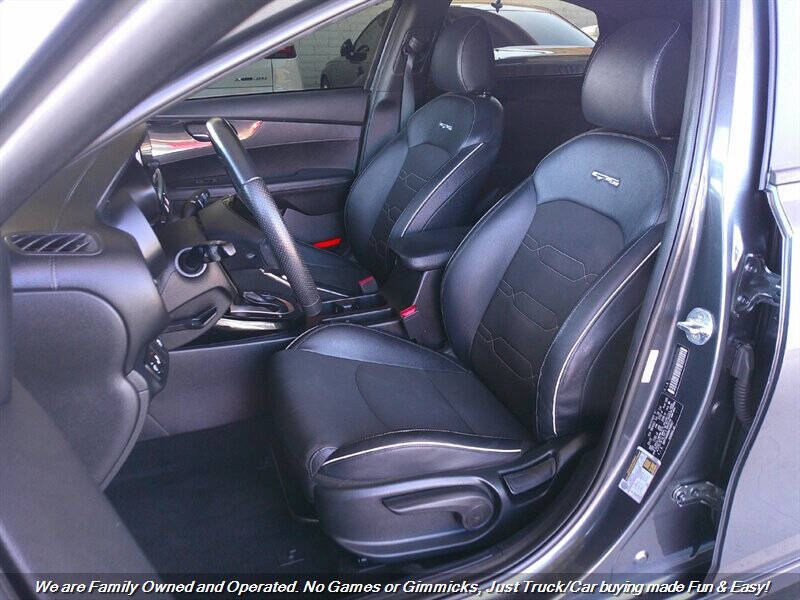 2022 Kia Forte GT Line