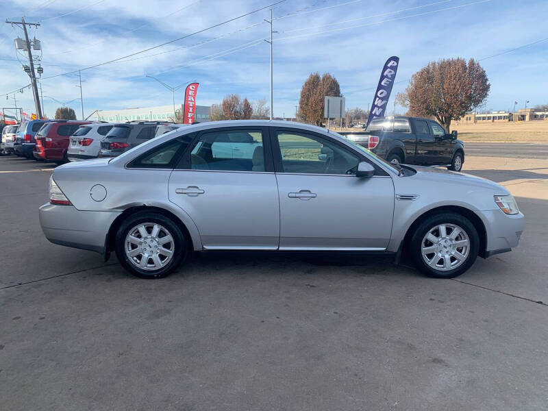 2009 Ford Taurus SE