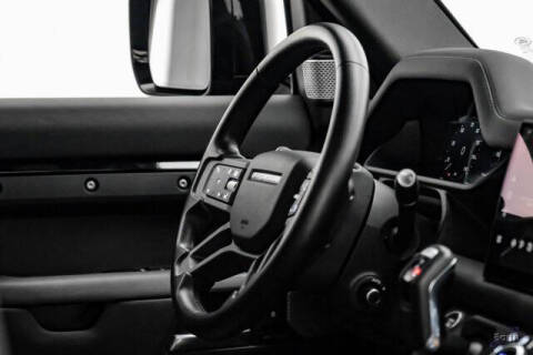 2024 Land Rover Defender 130 P400 X-Dynamic SE