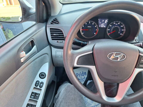 2013 Hyundai Accent GS