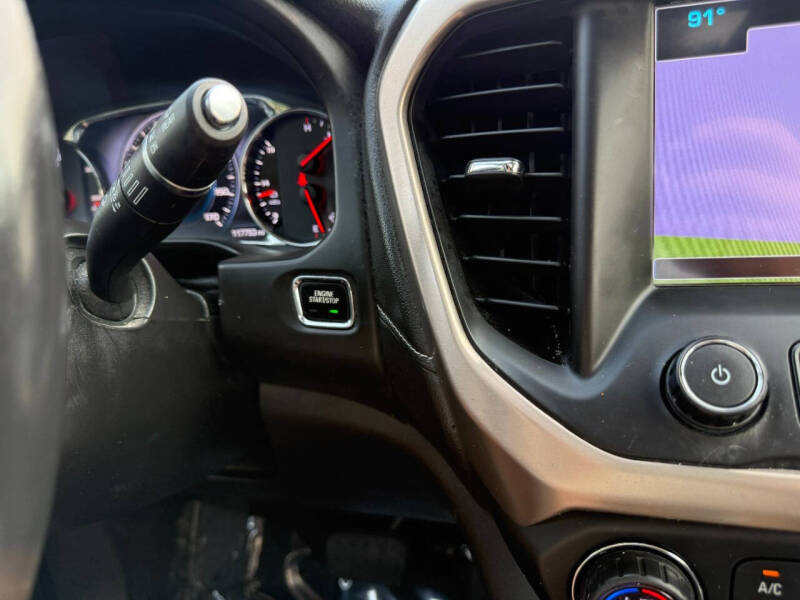2017 GMC Acadia Denali