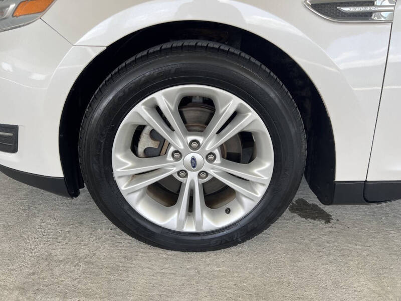 2013 Ford Taurus SEL