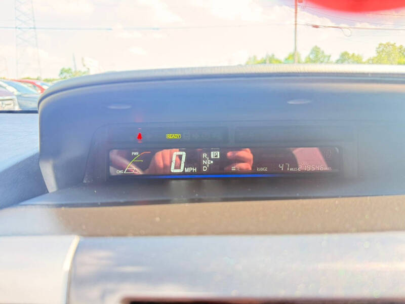 2013 Toyota Prius v Two
