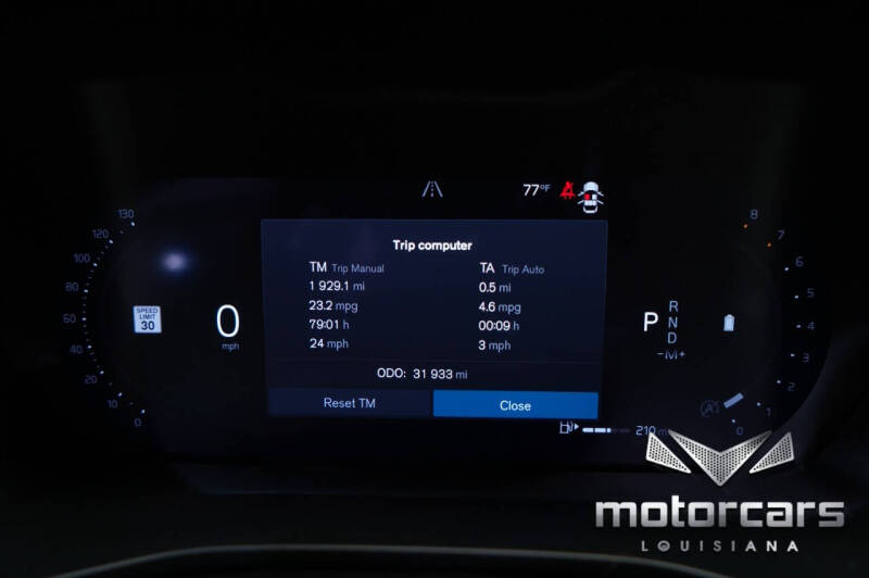 2023 Volvo XC40 B5 Plus Dark Theme
