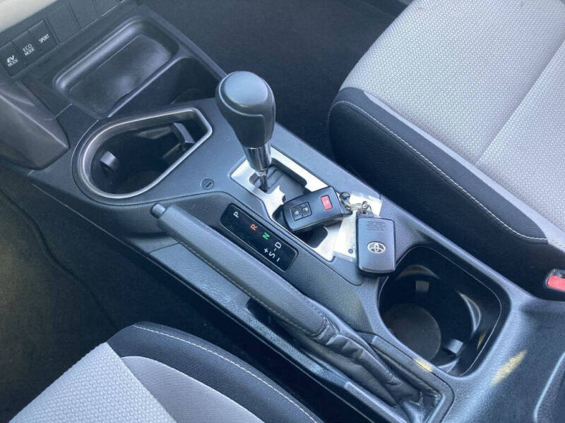 2017 Toyota RAV4 Hybrid LE Plus