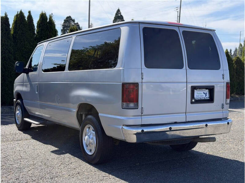 2013 Ford E-Series E-350 SD XLT