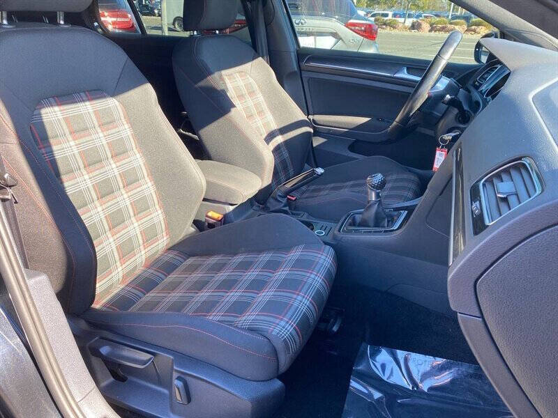 2018 Volkswagen Golf GTI S