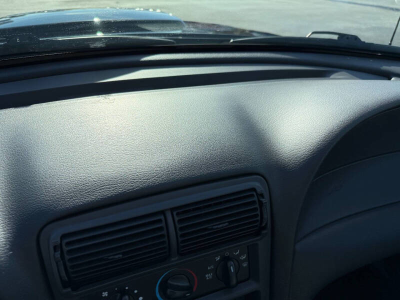 2002 Ford Mustang GT Deluxe