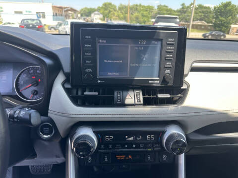 2020 Toyota RAV4 XLE Premium