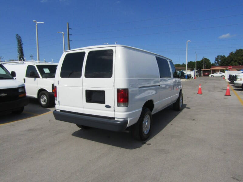 2005 Ford Econoline Van Commercial photo 7