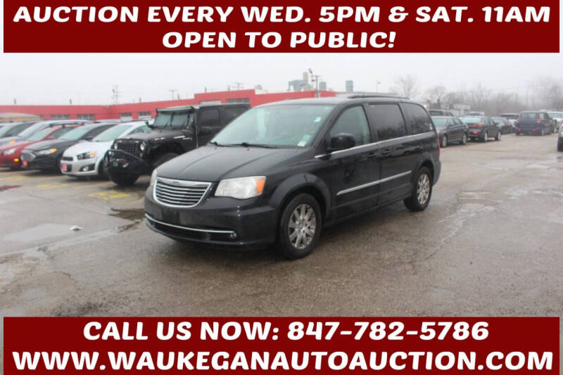 2016 Chrysler Town and Country for sale at Waukegan Auto Auction in Waukegan IL