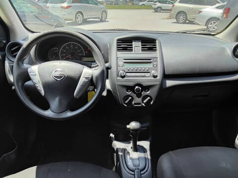 2015 Nissan Versa 1.6 S Plus