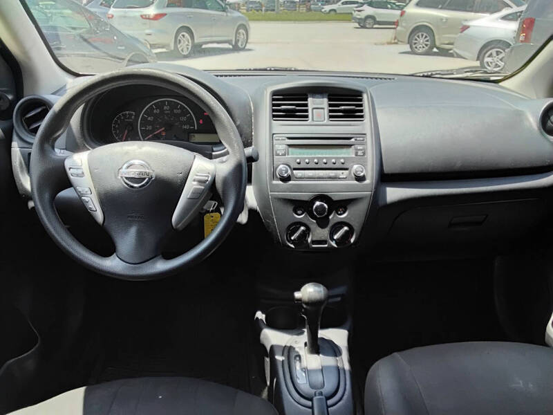2015 Nissan Versa 1.6 S Plus