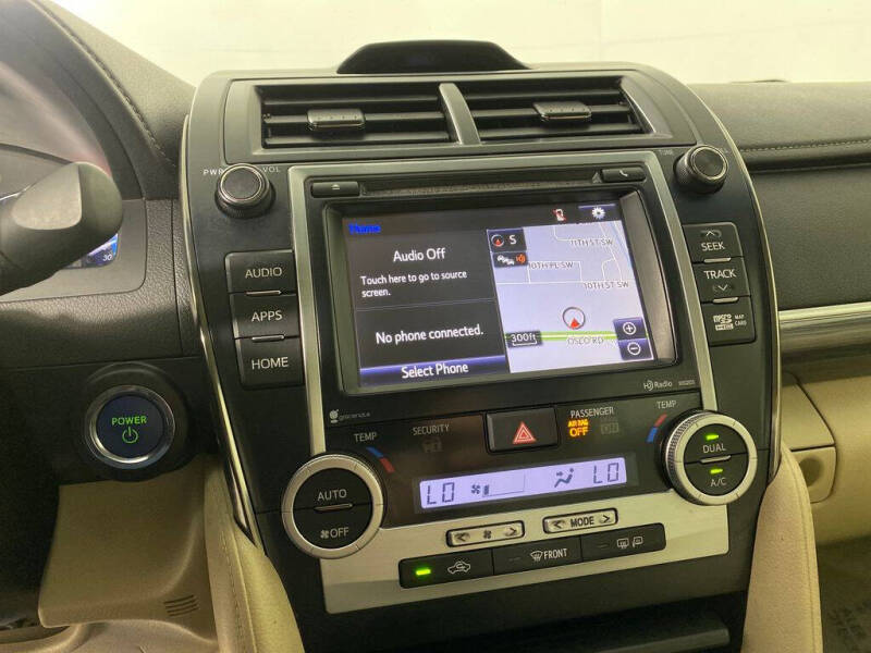 2014 Toyota Camry Hybrid XLE