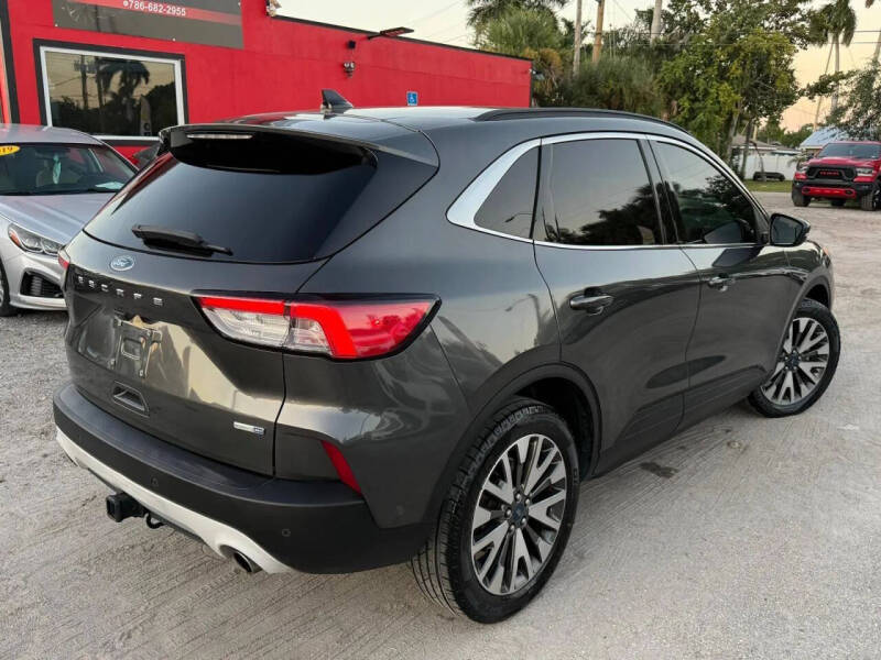 2020 Ford Escape Titanium