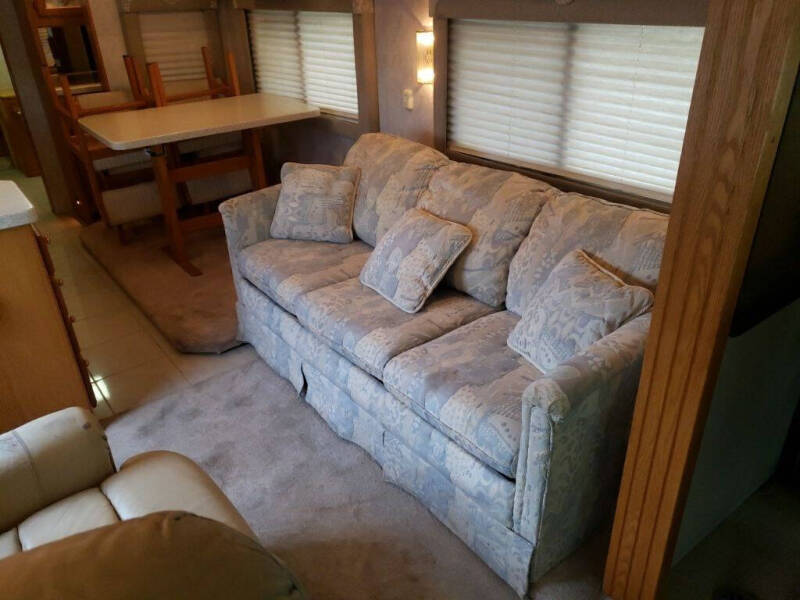 1999 Freightliner XC Chassis