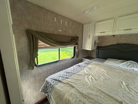 2005 Freightliner XCS Chassis