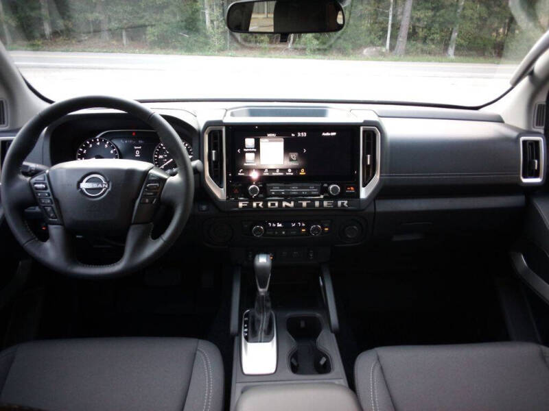 2026 Nissan Frontier SV