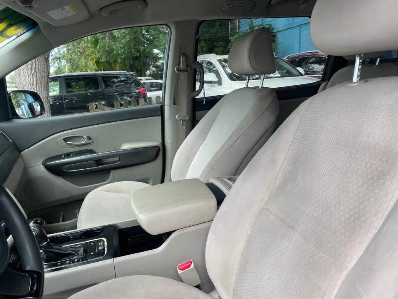 2016 Kia Sedona LX