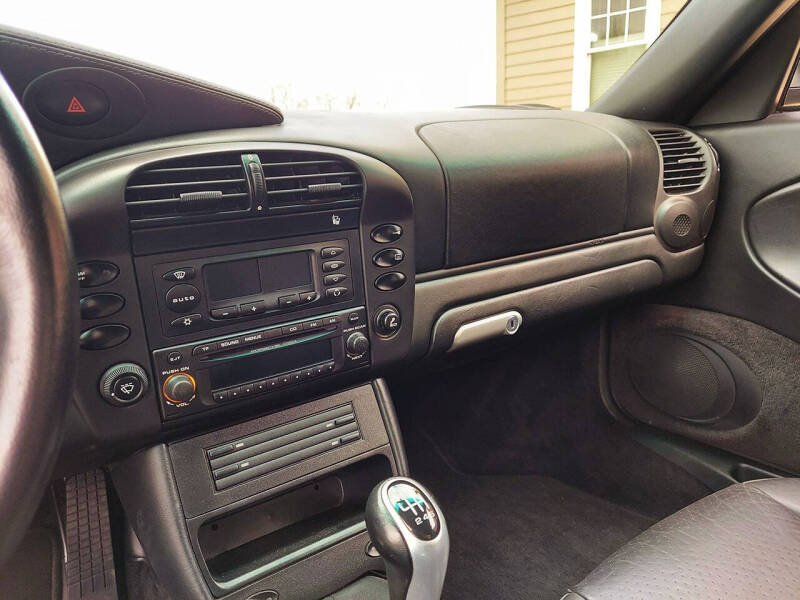 2004 Porsche 911 Carrera 4S