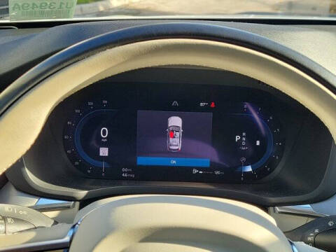 2024 Volvo XC60 B5 Core Dark Theme