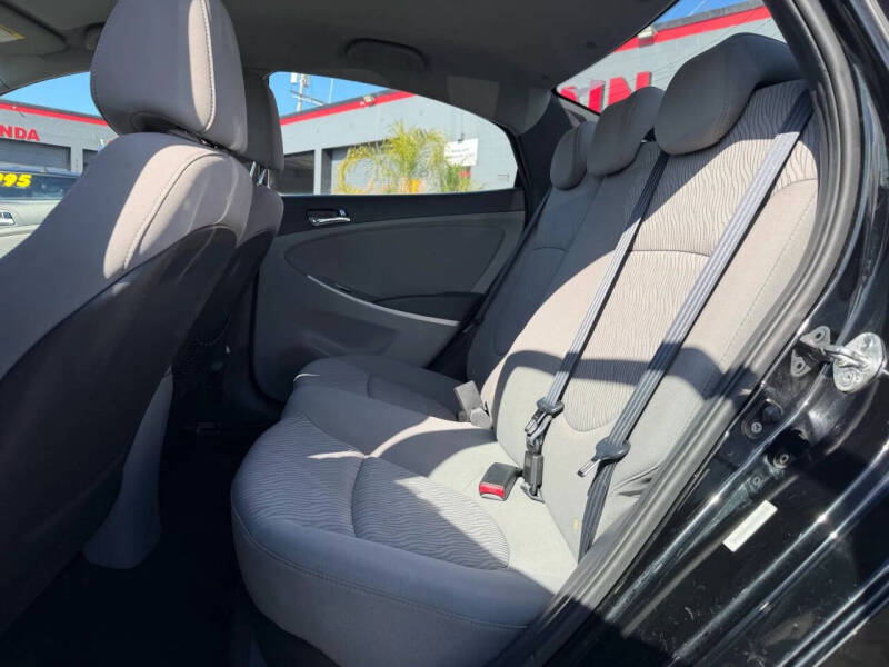 2012 Hyundai Accent GLS