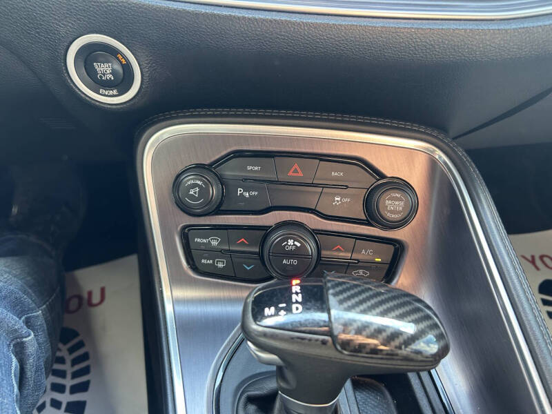 2015 Dodge Challenger SXT