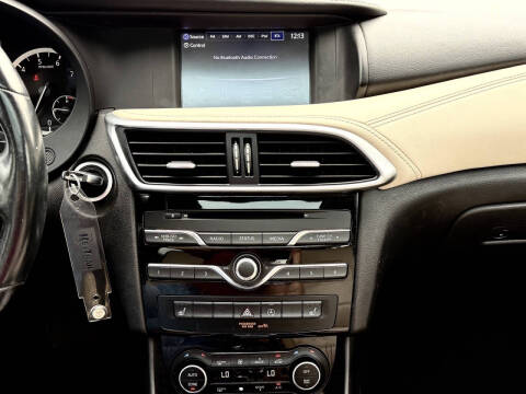 2018 Infiniti QX30 Luxe