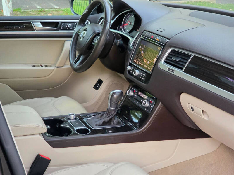 2015 Volkswagen Touareg V6 Executive