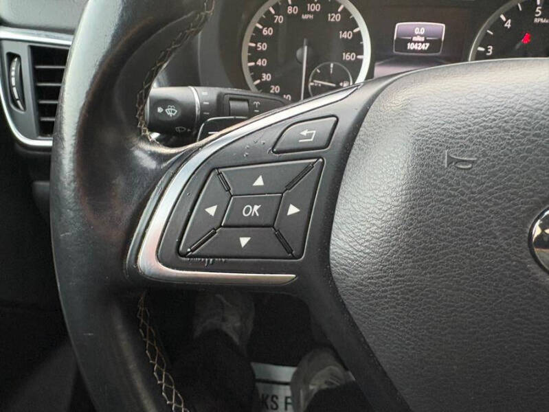 2017 Infiniti QX30 Premium