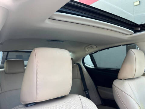 2019 Lexus ES 300h